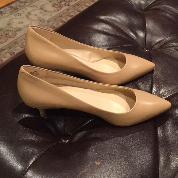 Nine West Shoes - Nine West Nude Pointed Toe Pumps Size 7M